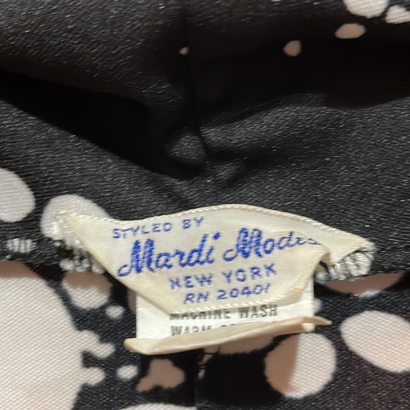 Vintage "Jil Sander"-esque cowl neck 70s Stunning black and white tank - Picture 4 of 7